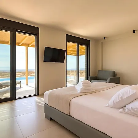 فيلة Naxos Luxury