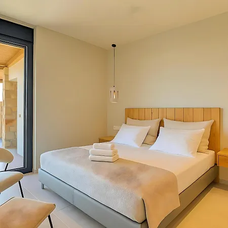Naxos Luxury فيلة