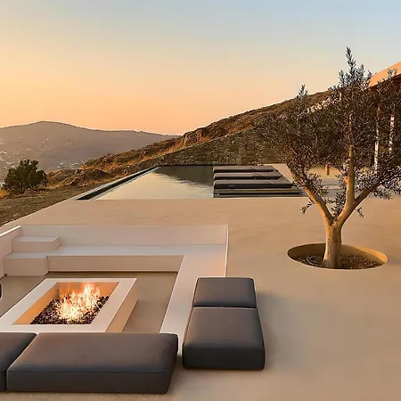 Naxos Luxury فيلة